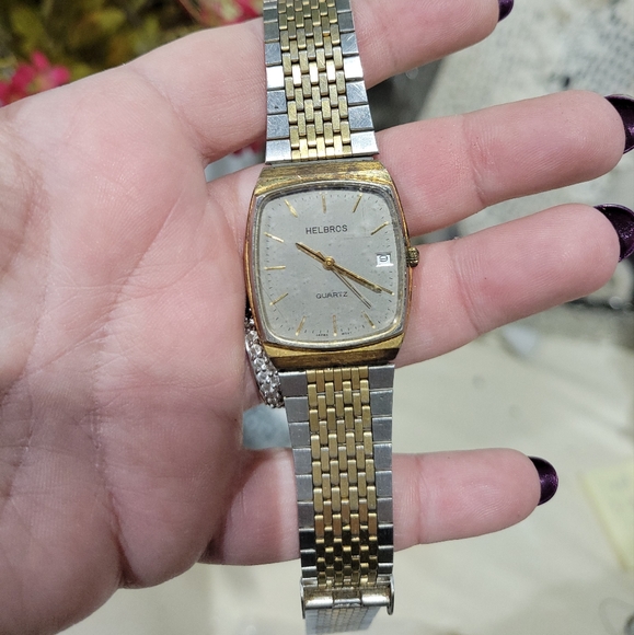 FLASH SALE VINTAGE COLLECTABLE HELBROS WATCH 2 TONE. SEE ALL PICS & INFO ⬇️⬇️